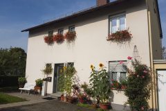 Haus-von-Vorne-scaled